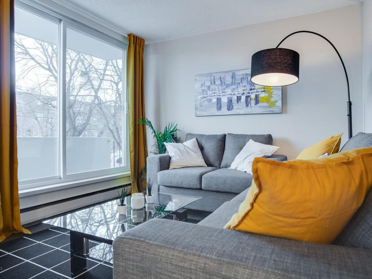 Gorgeous 2Br Condo W Parking Patio Coffee! YYC Dış mekan fotoğraf
