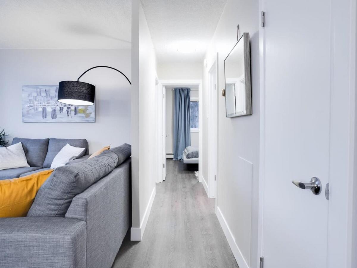 Gorgeous 2Br Condo W Parking Patio Coffee! YYC Dış mekan fotoğraf