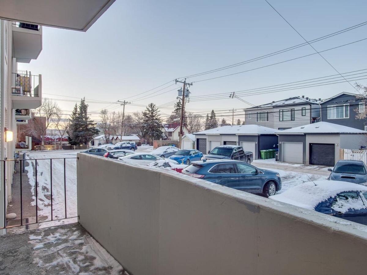 Gorgeous 2Br Condo W Parking Patio Coffee! YYC Dış mekan fotoğraf